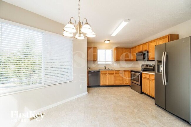 Photo - 60 Charmalee Dr