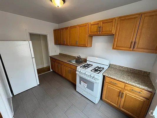 Building Photo - 1 bedroom in BRONX NY 10457 Unit 4D Rental