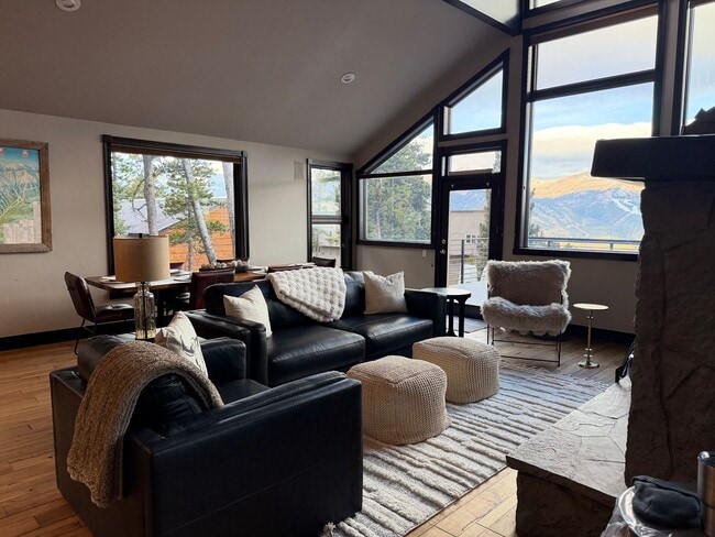 Photo - Gorgeous furnishings, Views, Luxury, Deck, Fireplaces, 4 bedroom in Breckenridge. Winter Seasonal...