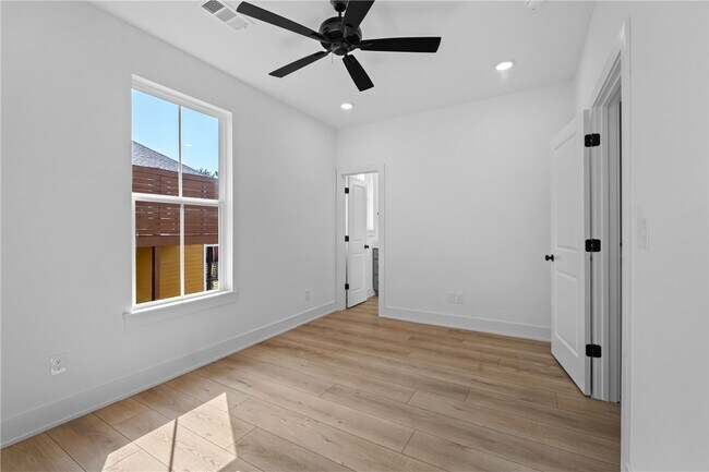 Photo - 576 S Willow Ave