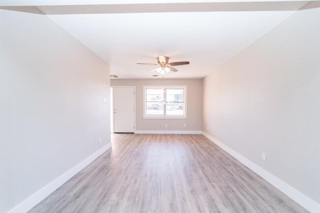 Photo - PRE-LEASING for AUGUST - Great 3/2 with a Large Bonus Room