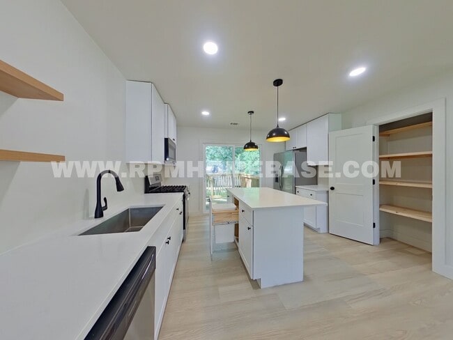 Photo - 506 Forrest Ct