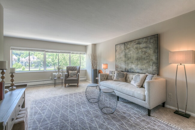 Photo - The Sunset Apartments