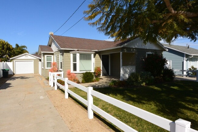 Building Photo - Charming 2 BD + Office, 1 BA Single Family Home, Eastside Costa Mesa