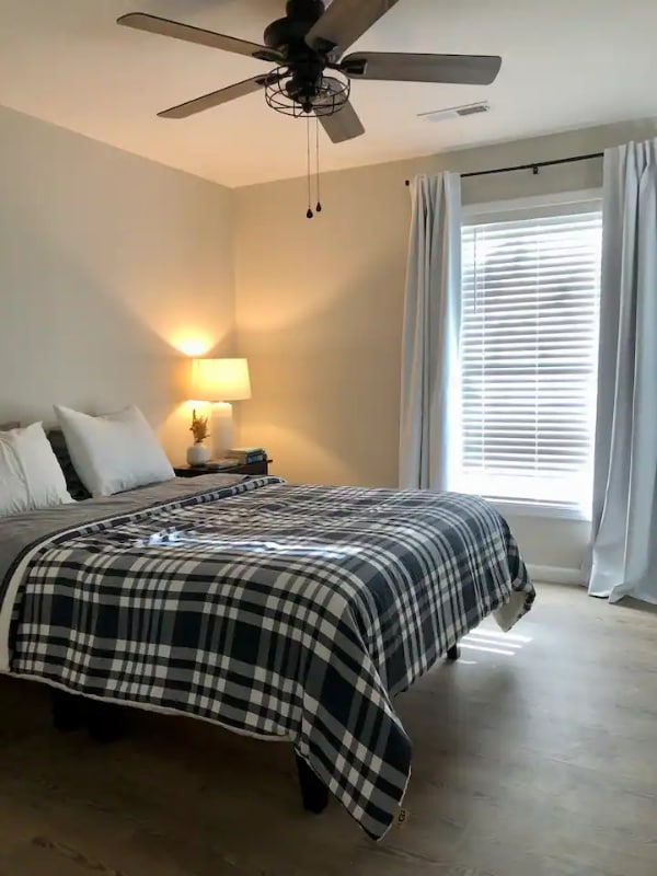 Photo - 624 W Main St