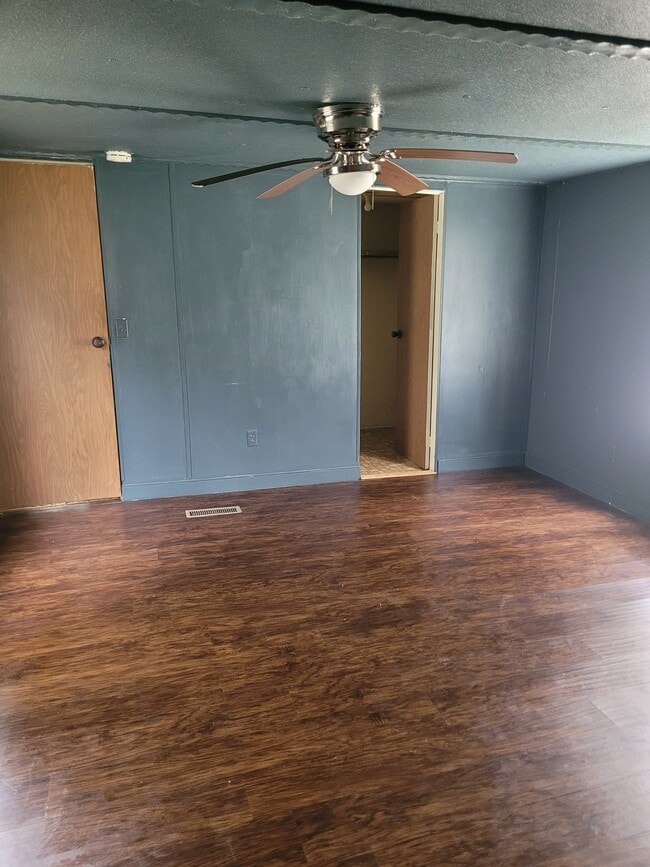 Photo - 310 Country Springs Dr