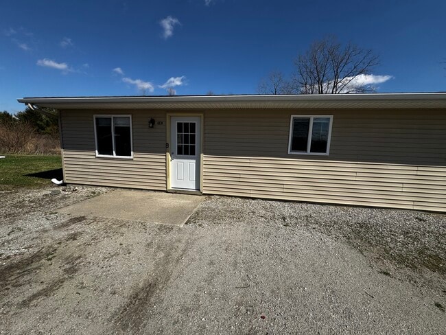 Building Photo - Oakwood Unit 16