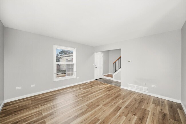 Photo - 1033 Glouchester Harbor