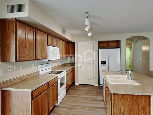 Photo - 15472 W Statler Cir