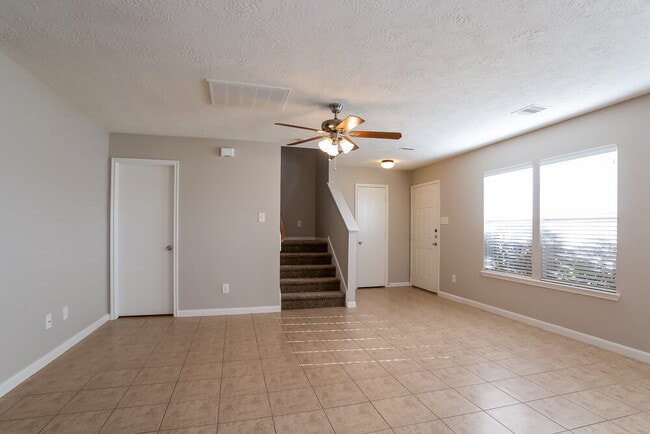 Photo - 1227 Grassy View Dr