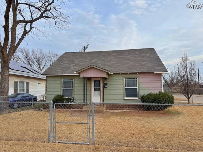 Building Photo - 2015 Polk St