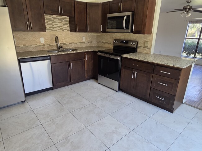 Photo - 2202 East Crosby Road