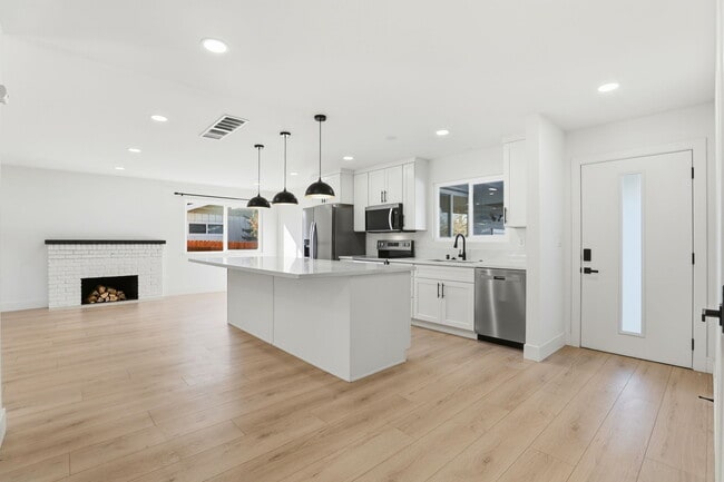 Photo - 6877 Buena Terra Way