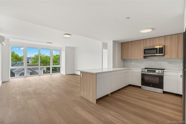 10 Lyon Pl Unit 207