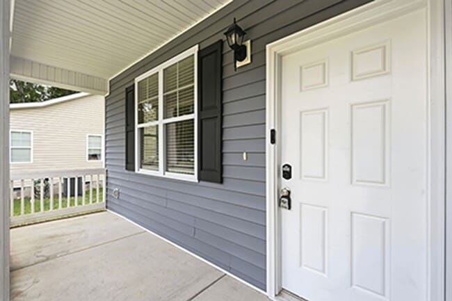 Photo - 573 Circle Dr