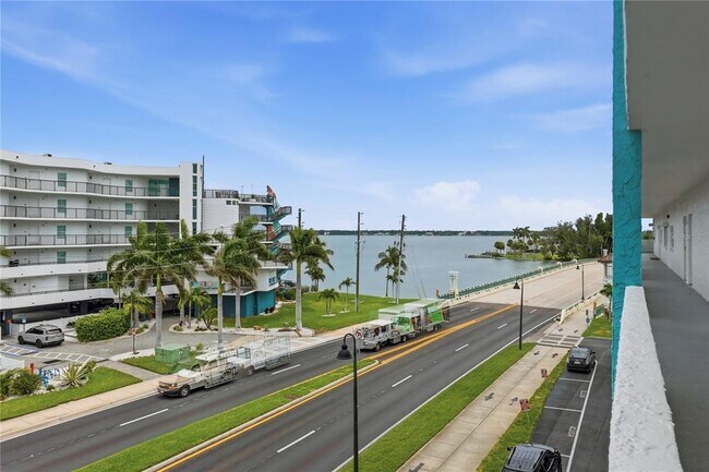 285 107th Ave Unit 405