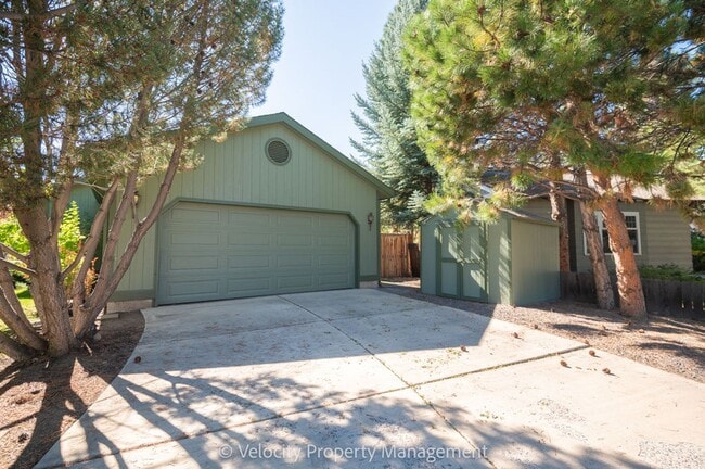 Photo - Clean & well kept, 3 bedroom, 2 bath!