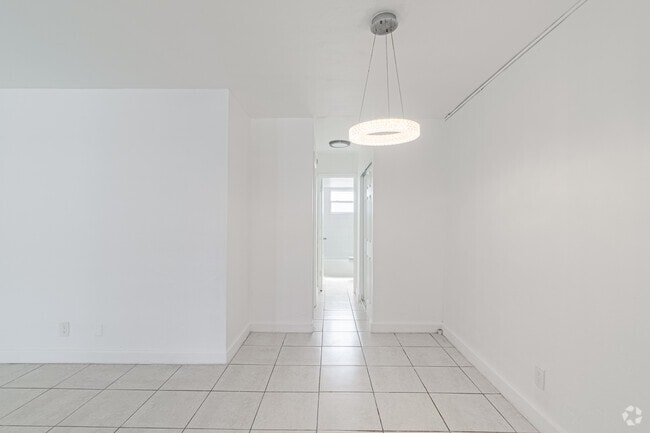 1BR, 1BA - 712SF
