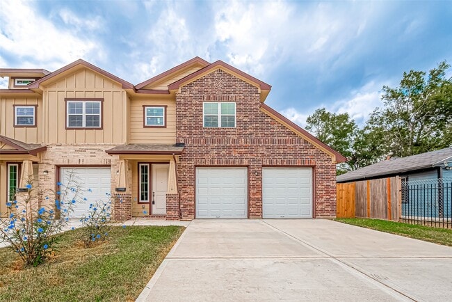 Building Photo - 5530 Hirondel Unit B