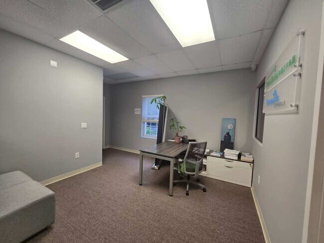 Photo - 1601 Walnut St Unidad Suite 108