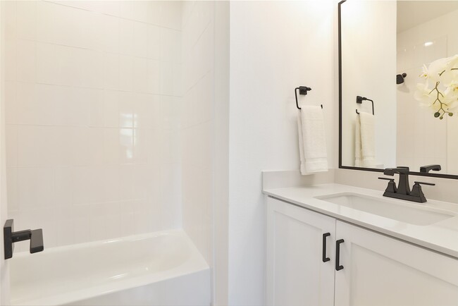 Photo - 1018A W 15th 1/2 St