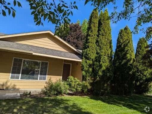 Building Photo - 61862 Avonlea Cir Rental