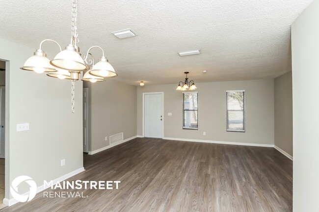 Photo - 739 Isle Royale Ave