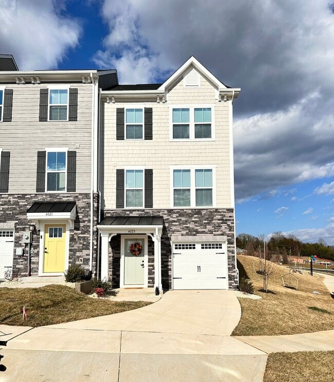 Building Photo - 4023 Purple Flora Bnd