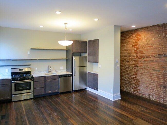 Building Photo - 3153 Arsenal St