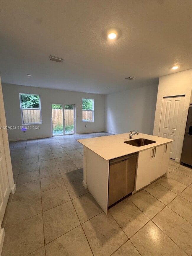 194 SE 10th St