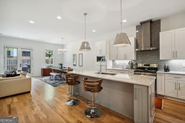 Photo - 129 Holiday Ave NE