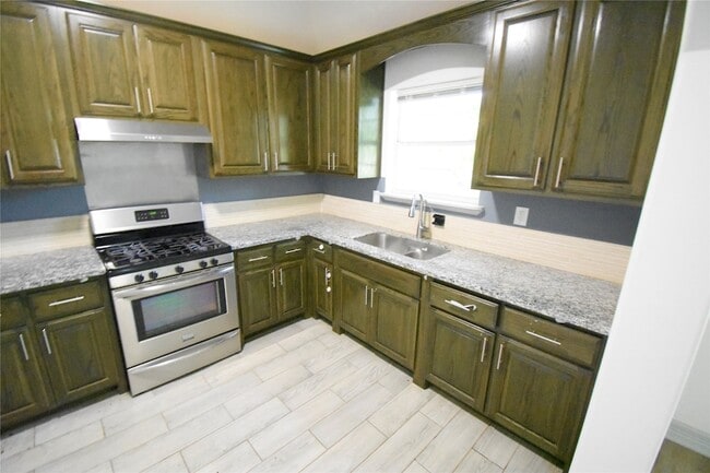 Photo - 104 Virginia St