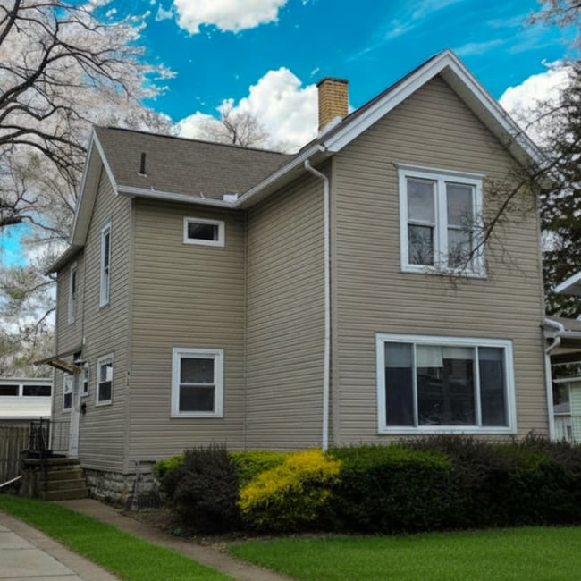 Building Photo - 418 Wallace Ave Unit 418 1/2 Wallace Upper