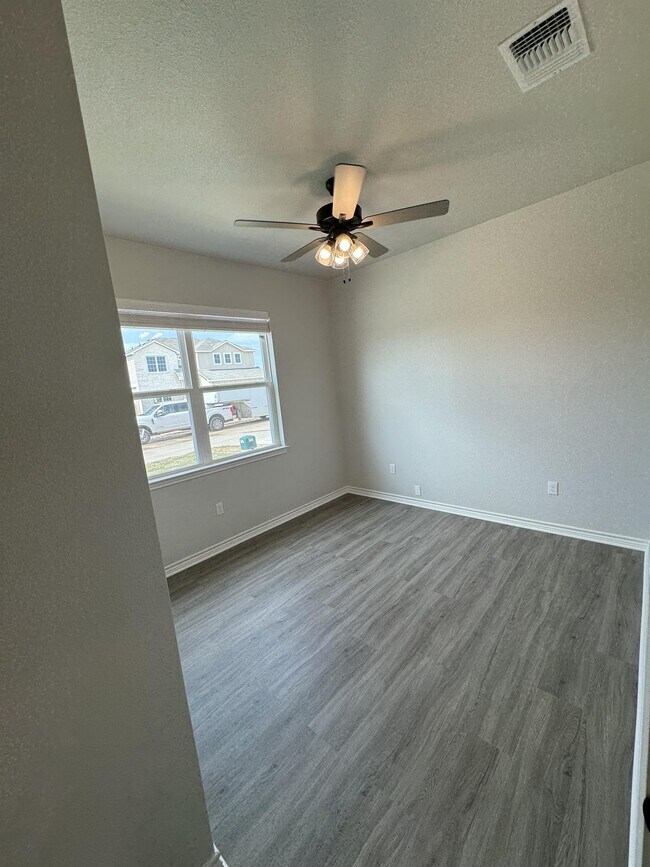 Photo - 2611 Wasilla Dr