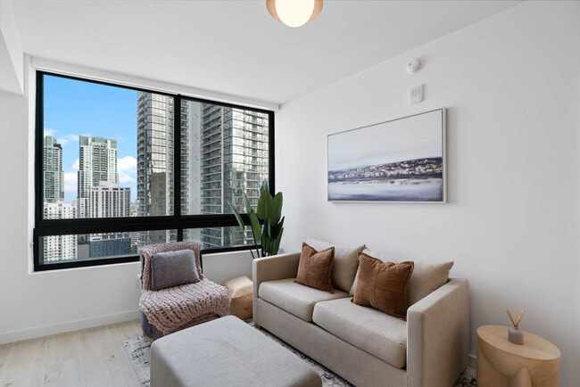 Building Photo - 225 N Miami Ave Unit SI FL28-ID1380779P