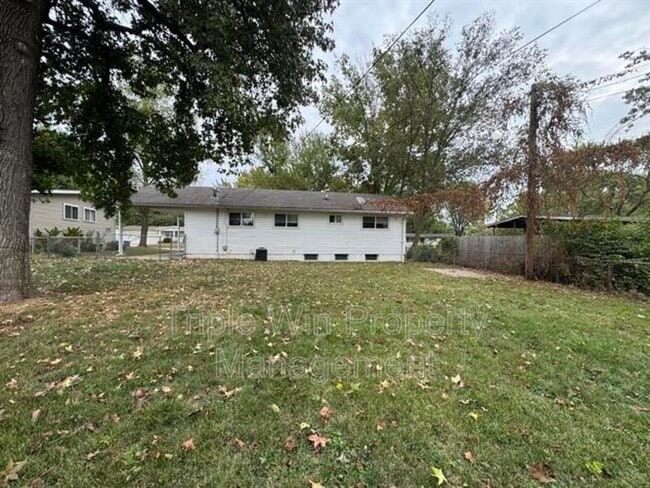 Photo - 220 Falcon Dr