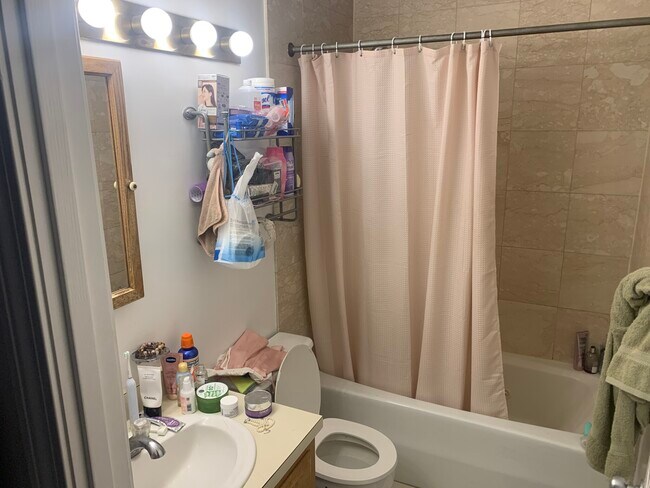 147 Kelton St Unit 2-bed 2-bath