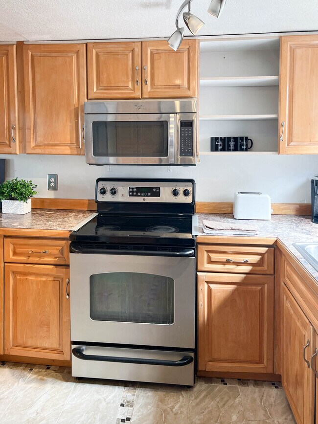 Photo - 446 E 10th Ave