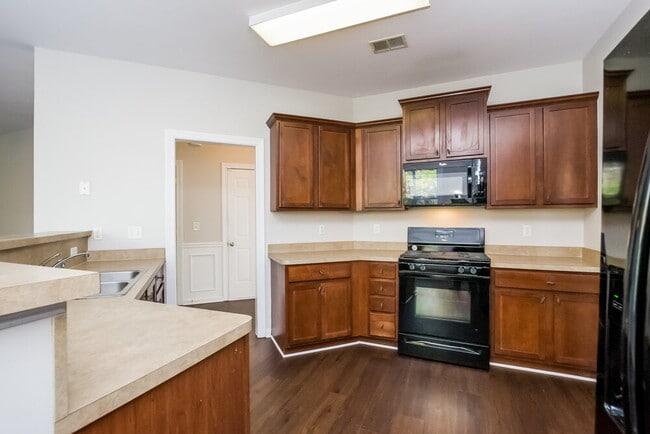 Photo - 3302 Southerland Ct