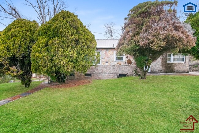 Building Photo - 3600 Selma Ave