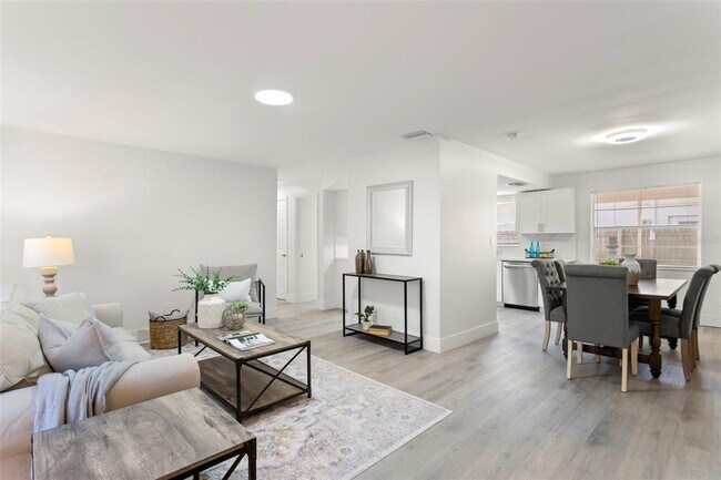 Photo - 1524 Arizona Ave NE