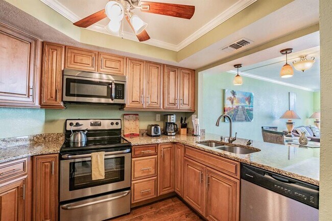 6295 Bahia Del Mar Cir Unit 401