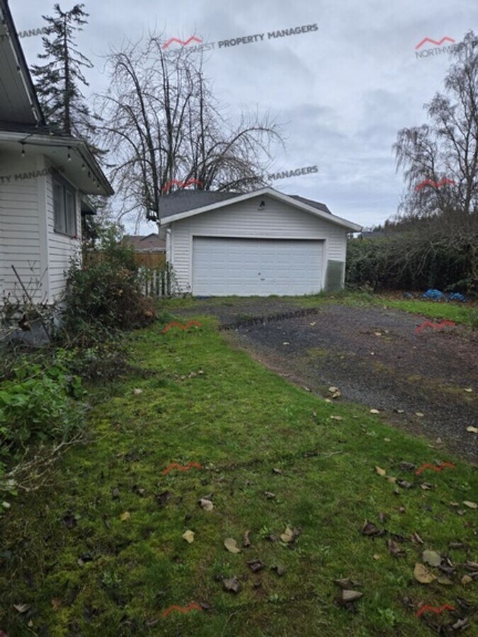 Photo - STATUS: AVAILABLE  | R331 | $1895