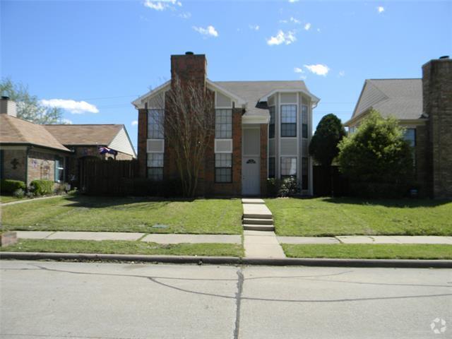 Building Photo - 1908 Pinecrest Dr Rental