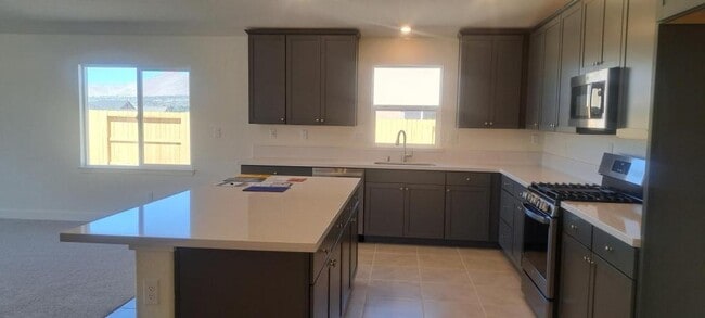 Photo - 640 Allerton Wy