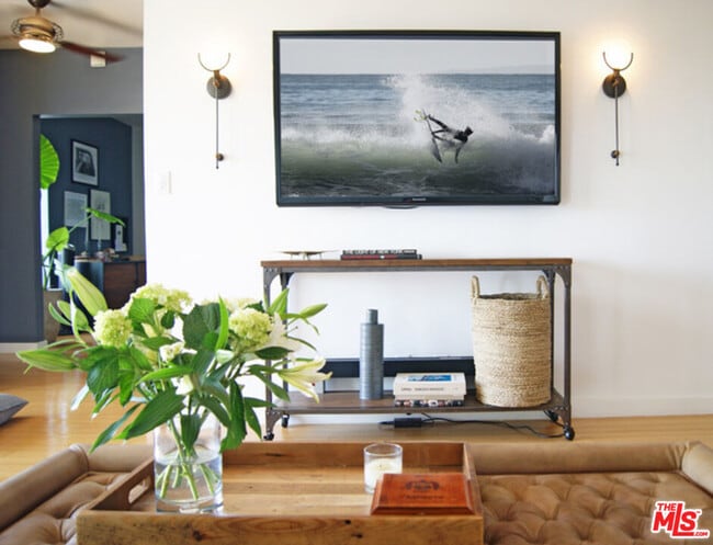 Building Photo - 1131 Alta Loma Rd Unit 407