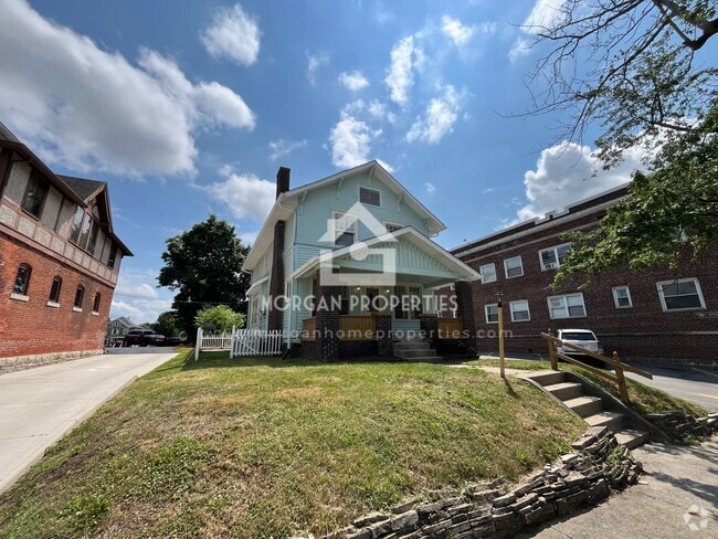 Building Photo - 1225 W Walnut St Rental