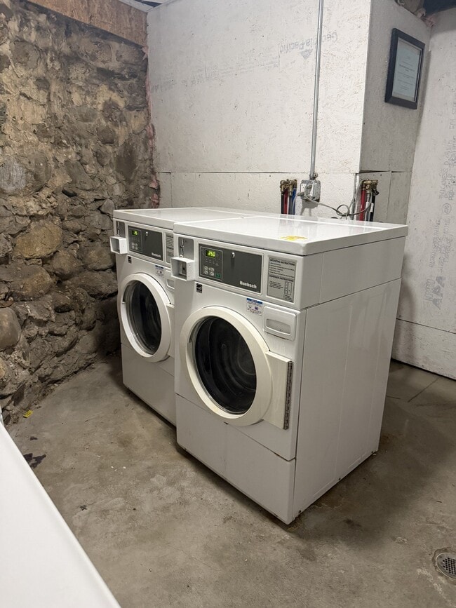 Photo - 375 Elm St Unidad 3R