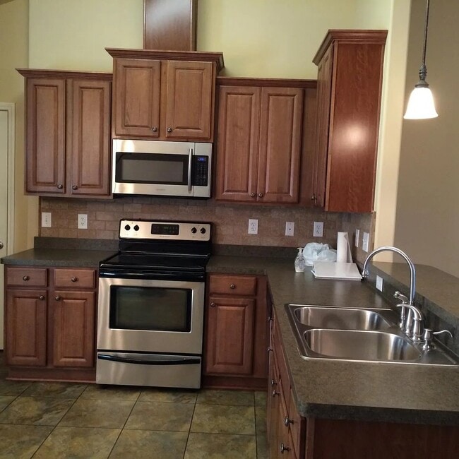 Photo - 108 Grantham Cir