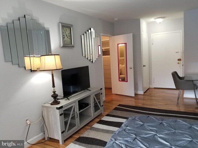 Photo - 1021 Arlington Blvd Unit 414